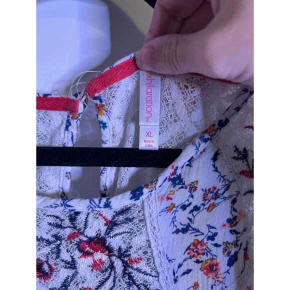 Xhilaration Embroidered Floral Lace Tank Top XL Boho Cottagecore Blouse - Picture 3 of 4